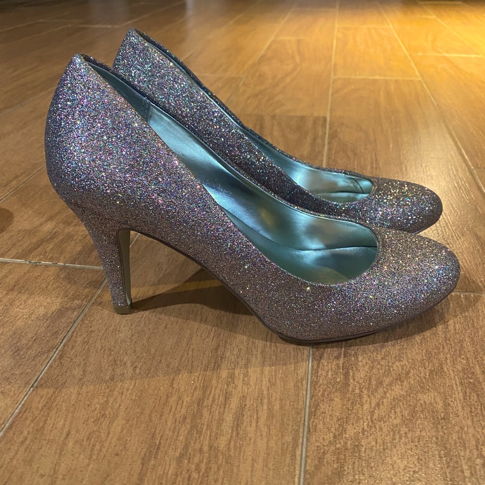 Gold Glitter pumps